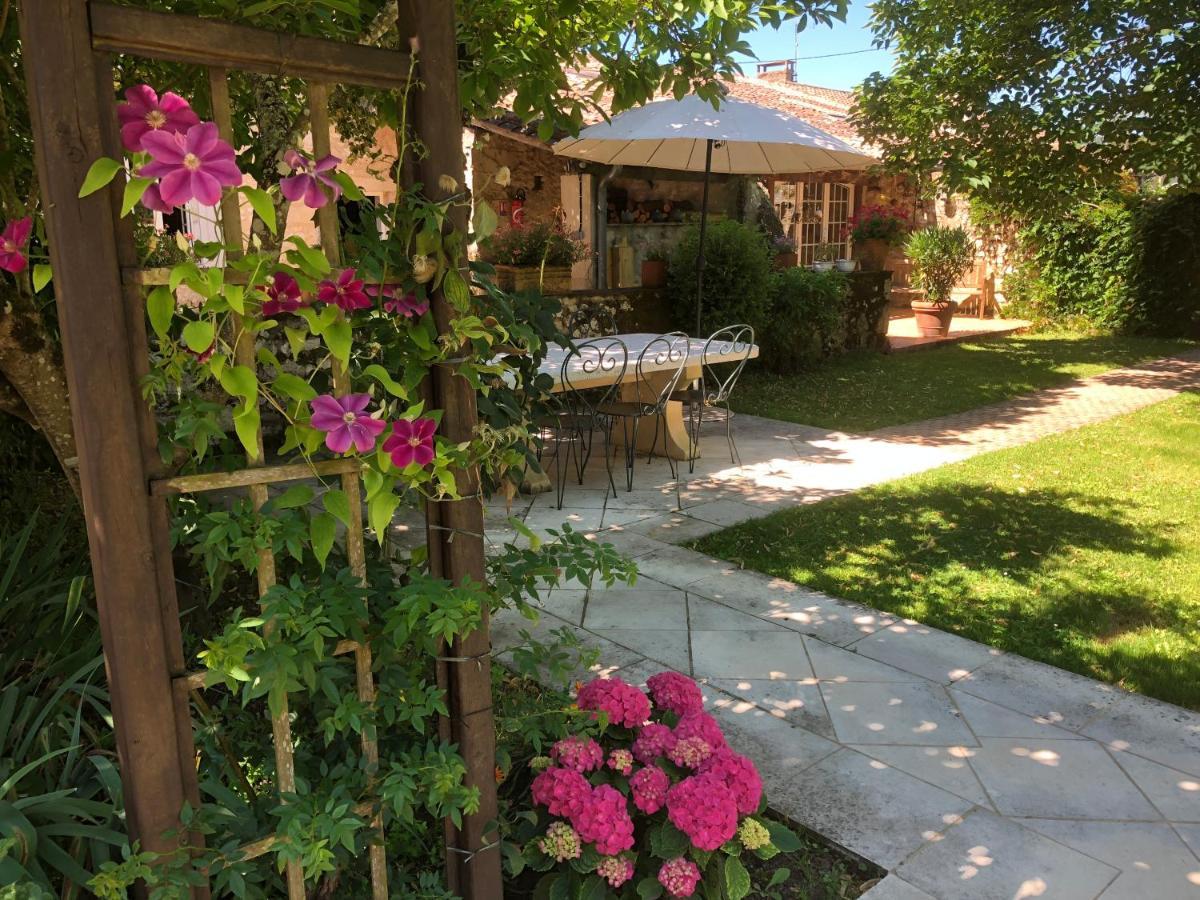 Domaine Des Monges Bed & Breakfast *