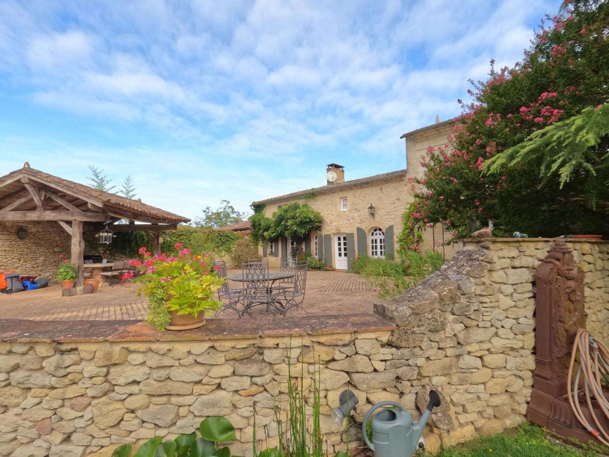 Domaine Des Monges Bed & Breakfast *